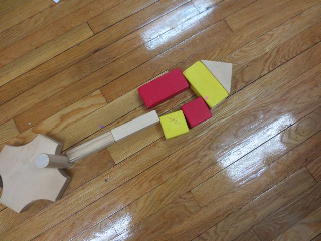 Here the school is a flat and quite a substantial part of the map story. Definitely “house shaped” and the next large block represents the work site. The collaboration between two map builders have defined these two landmarks as something that should be featured prominently in their map construction.