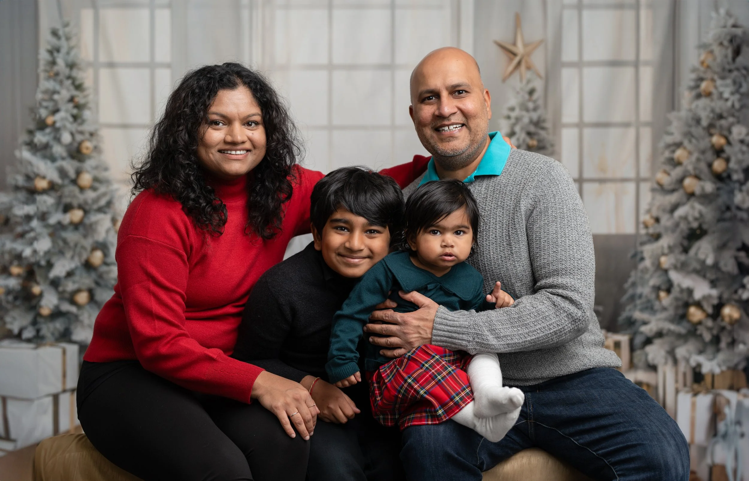 2023 Holiday Mini Session.jpg