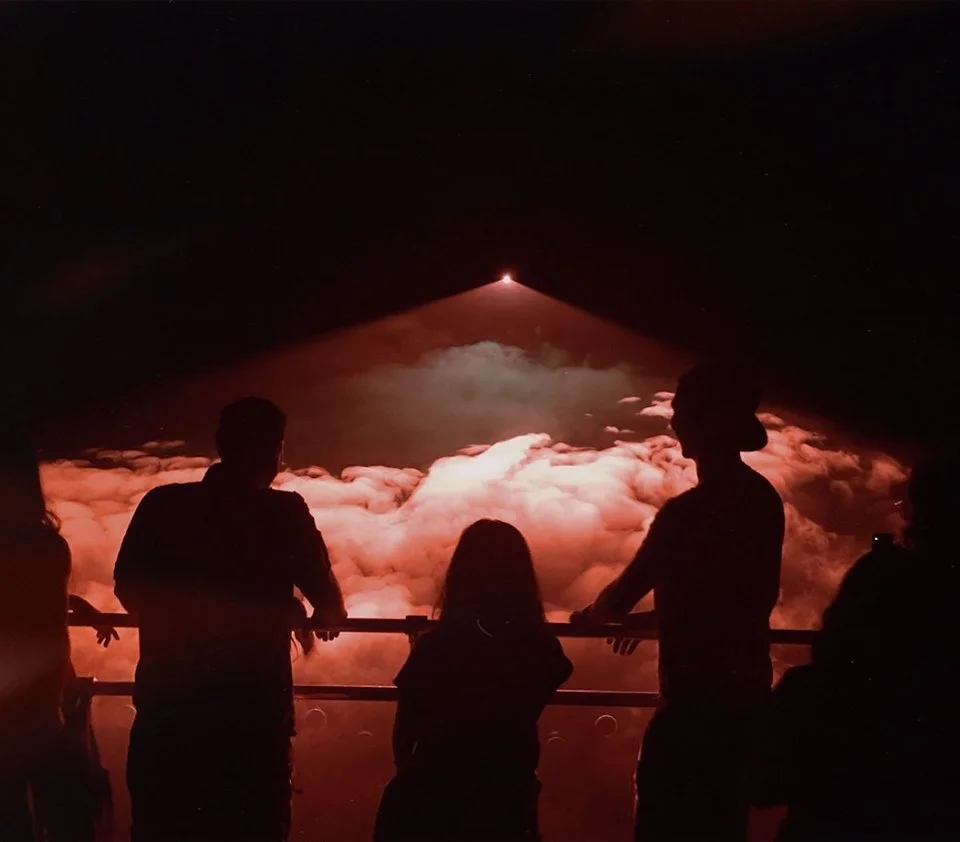 EXPERIMENT 2.C by Dan Goods & David Delgado A moment that makes you feel grand as you watch what simulates the clouds and sunset as seen from above.