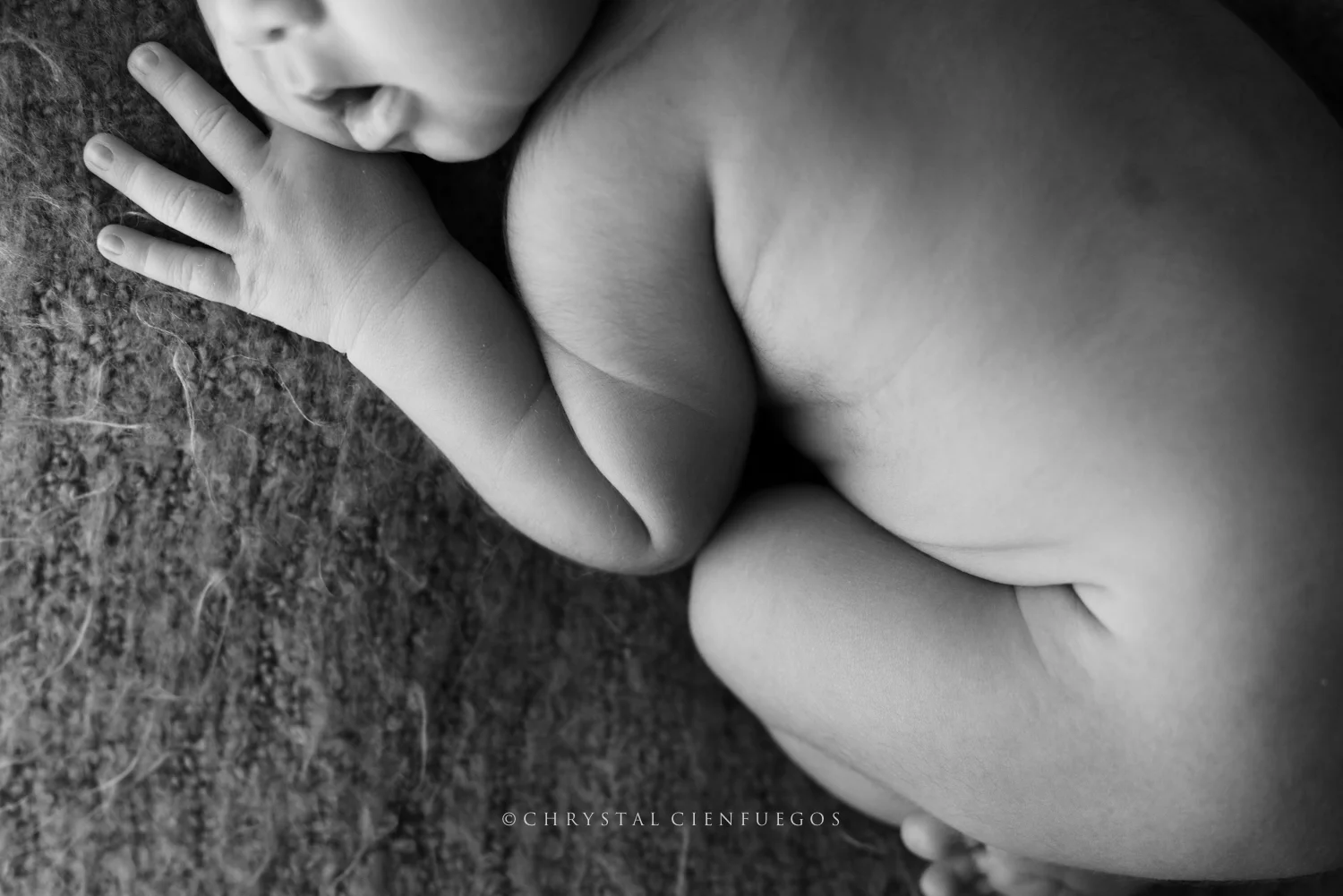 san_diego_newborn_chrystal_cienfuegos-10.jpg