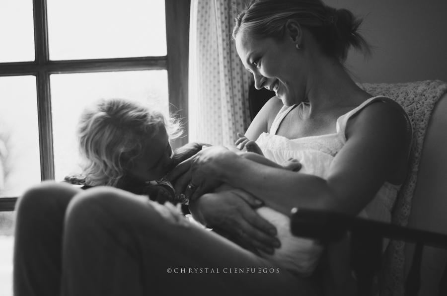 chrystal_cienfuegos_breastfeeding-3.jpg