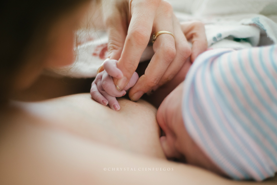 chrystal_cienfuegos_breastfeeding-6.jpg