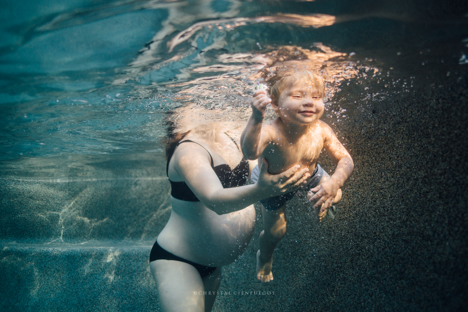 chrystal-cienfuegos_maternity_underwater-4171.jpg