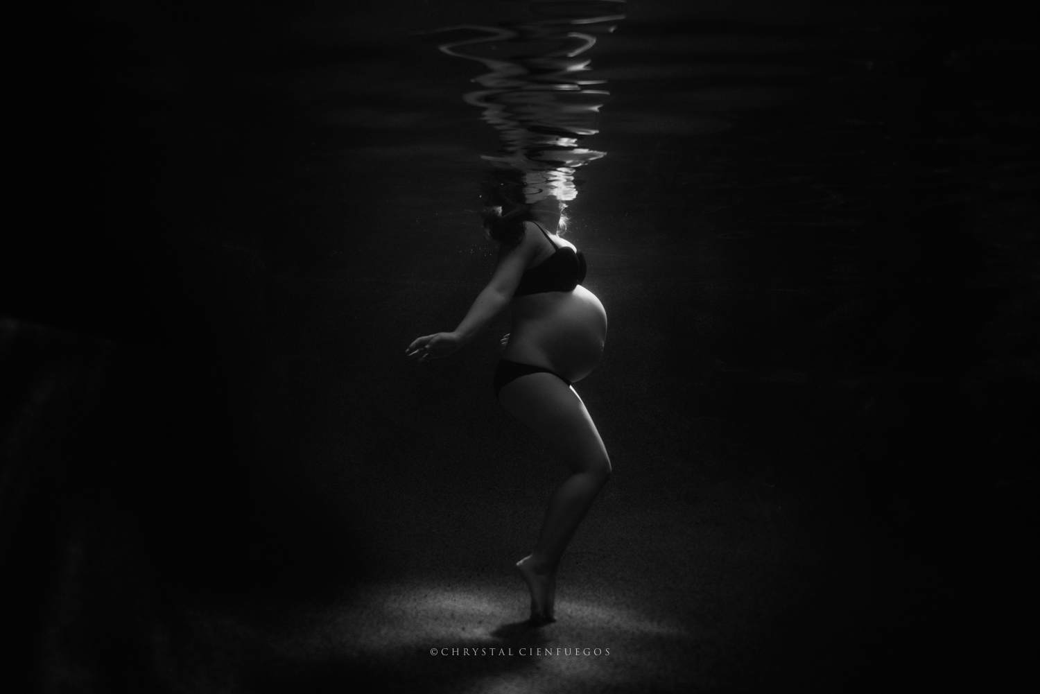 chrystal-cienfuegos_maternity_underwater-4262.jpg