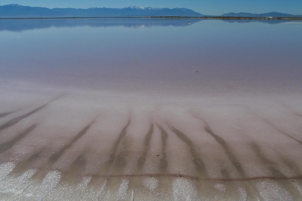 Clues in ancient lakes: The sediment deposited in lakes holds vital information about climate and life living on the continents in the past. My PhD work looked at lakes in the USA that existed 50 million years ago during a Greenhouse Earth when tropical temperatures sometimes reached the poles! I have also studied 1 billion year old lakes that contain some of the earliest eukaryotes and discovered that these primitive organisms evolved in lakes that contained no oxygen in the water column. 
