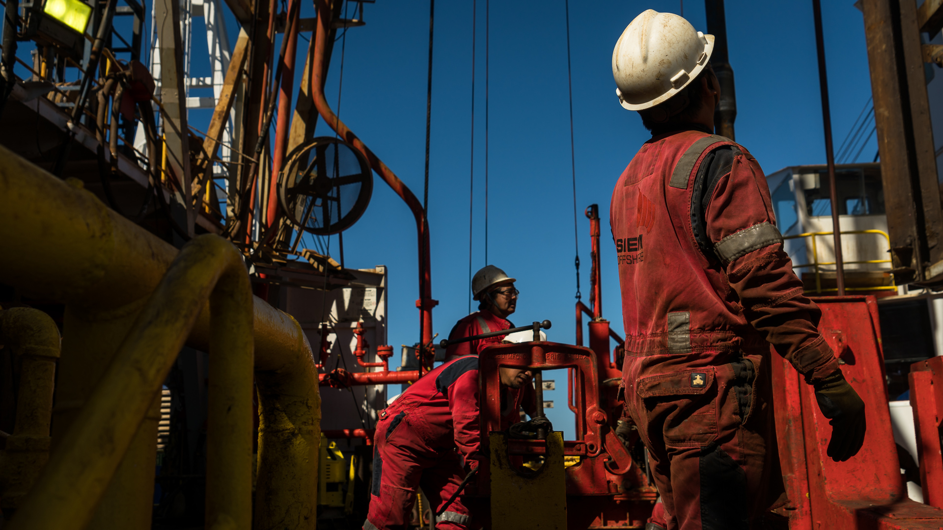 Drilling into the seabed from a boat thousands of meters up on the surface of the ocean requires a boat with dynamic positioning so that it can stay in one place on the surface while the drillers drill down into the seabed below.