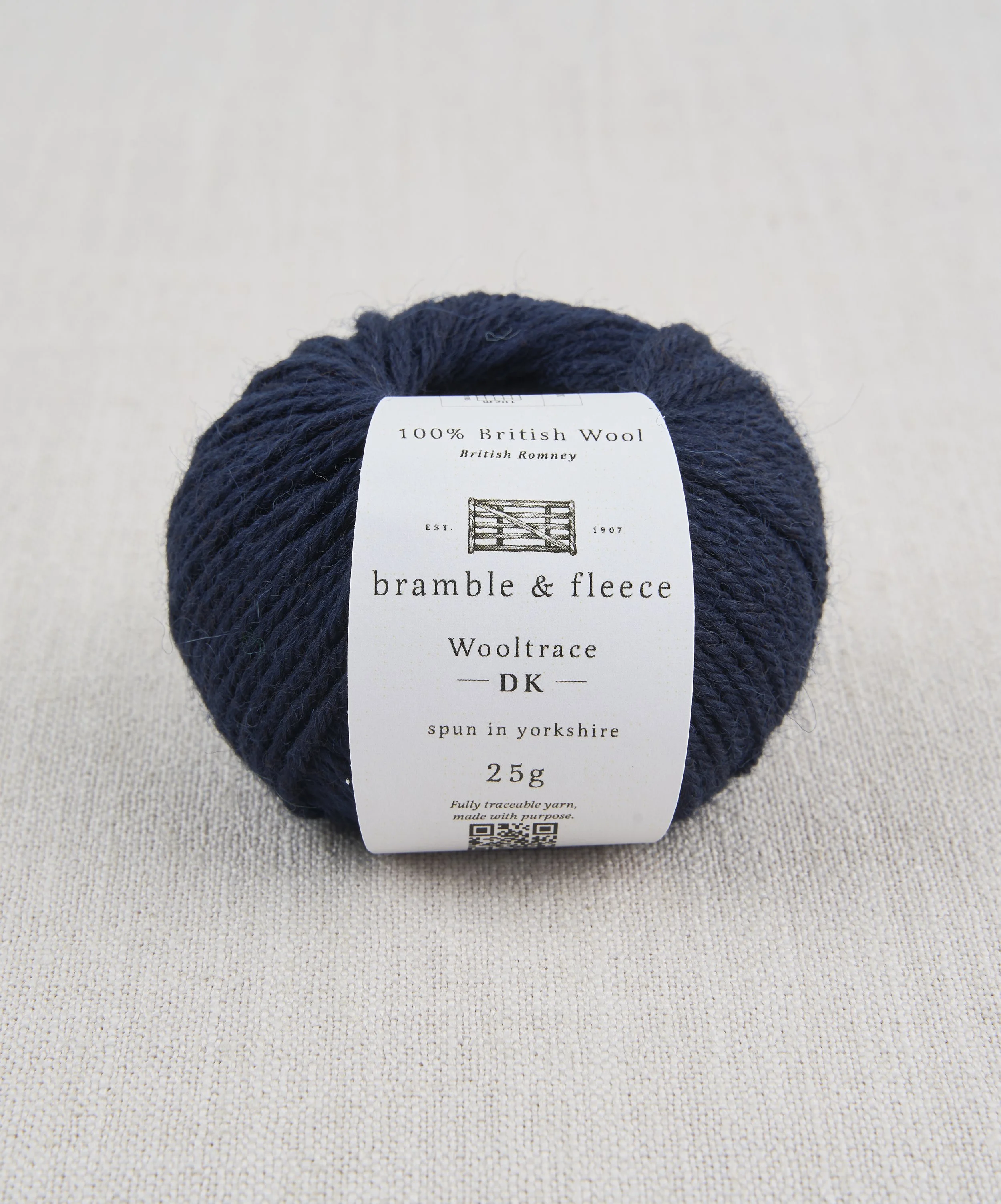 Wooltrace_DK_25g_PERFECT_NAVY.jpg