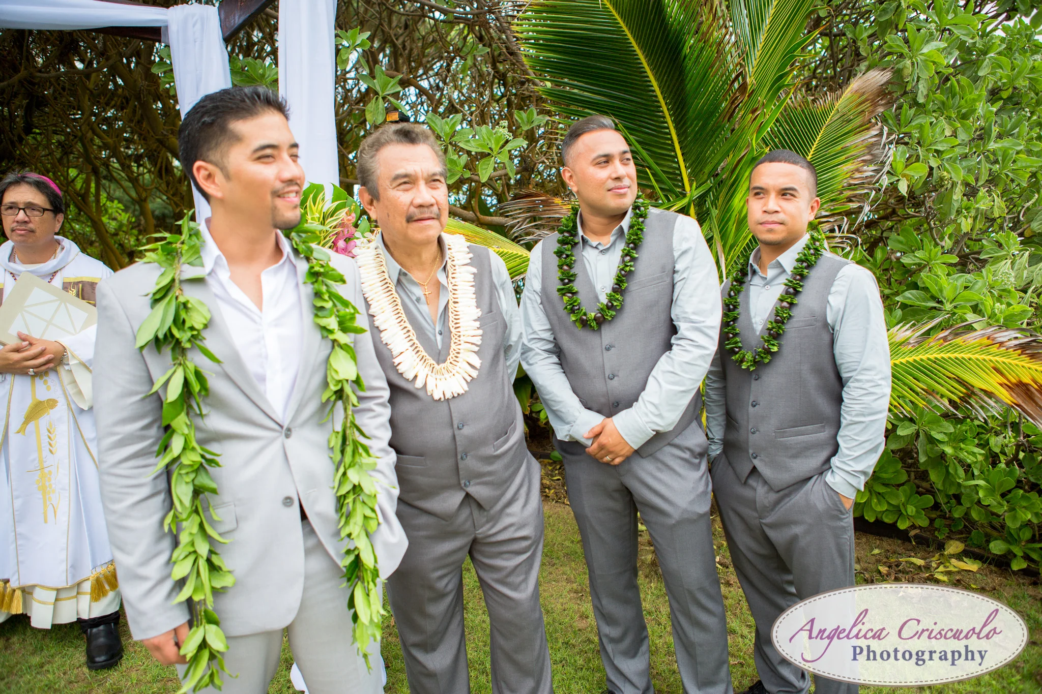Hawaii_Wedding_Photographer_Oahu_Destination_web-327