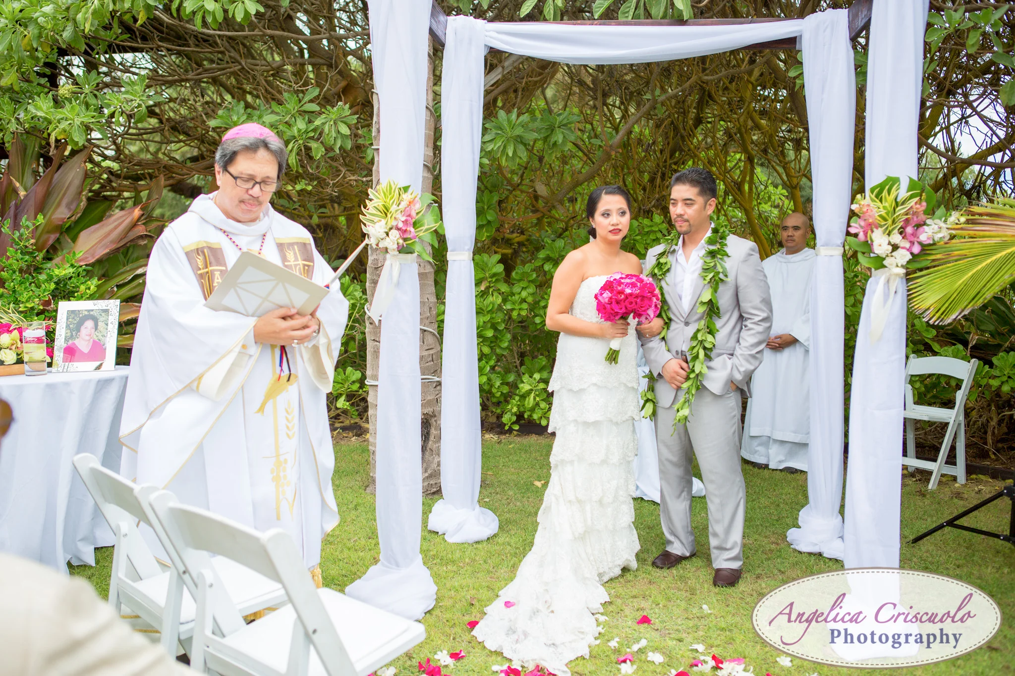 Hawaii_Wedding_Photographer_Oahu_Destination_web-348