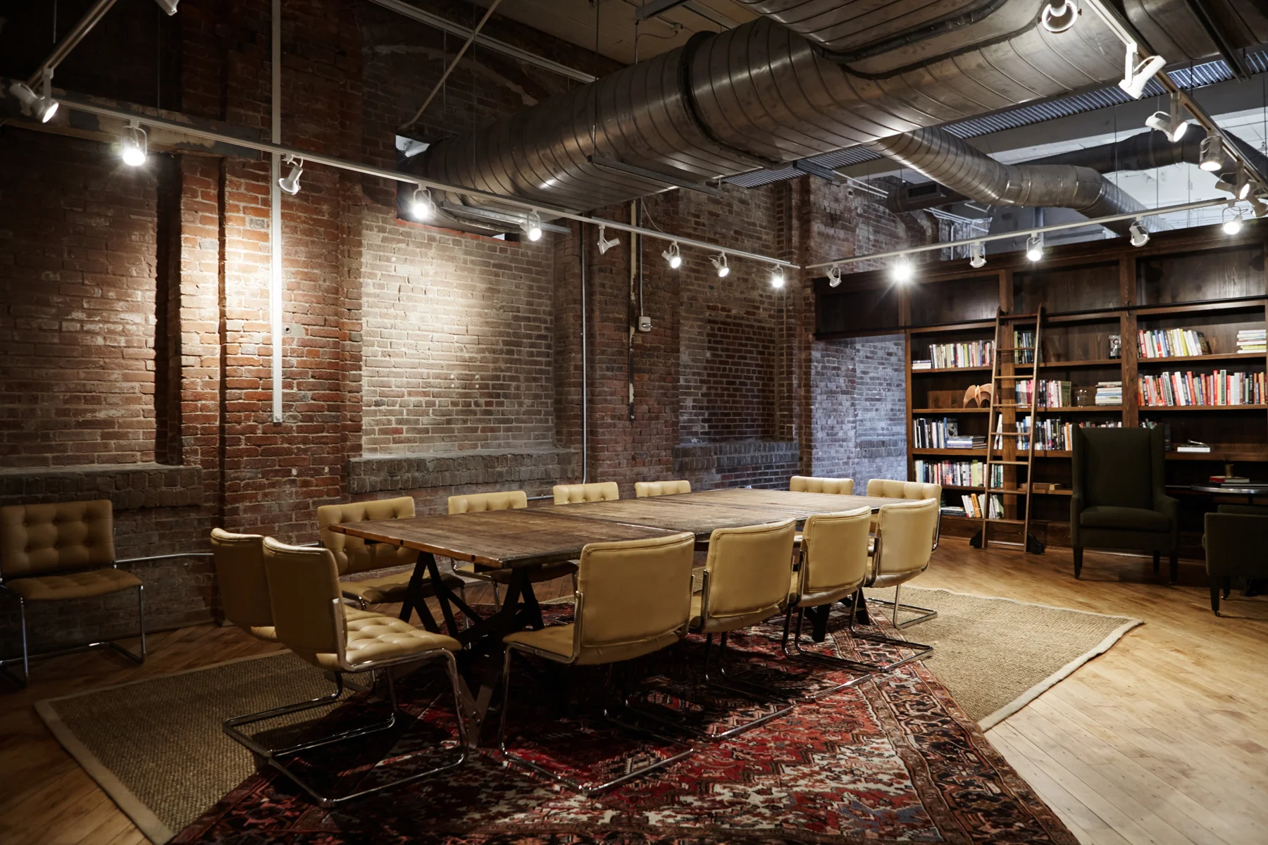 holt_150910_CigarFactory_04.jpg