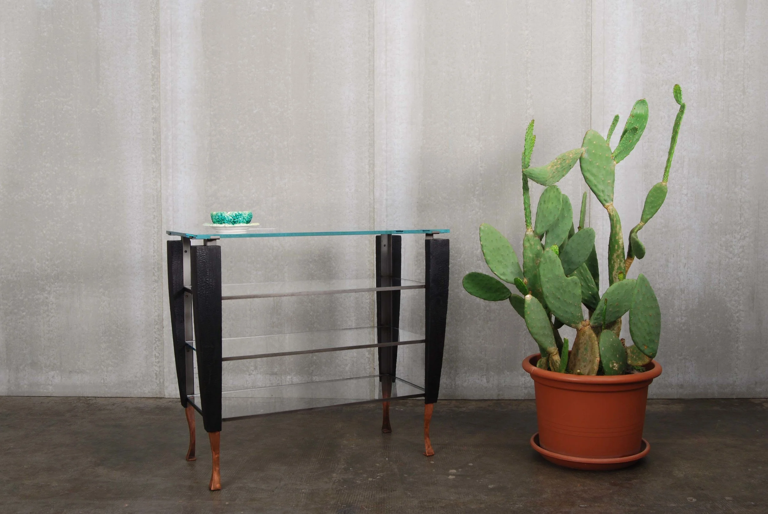 COMMODE