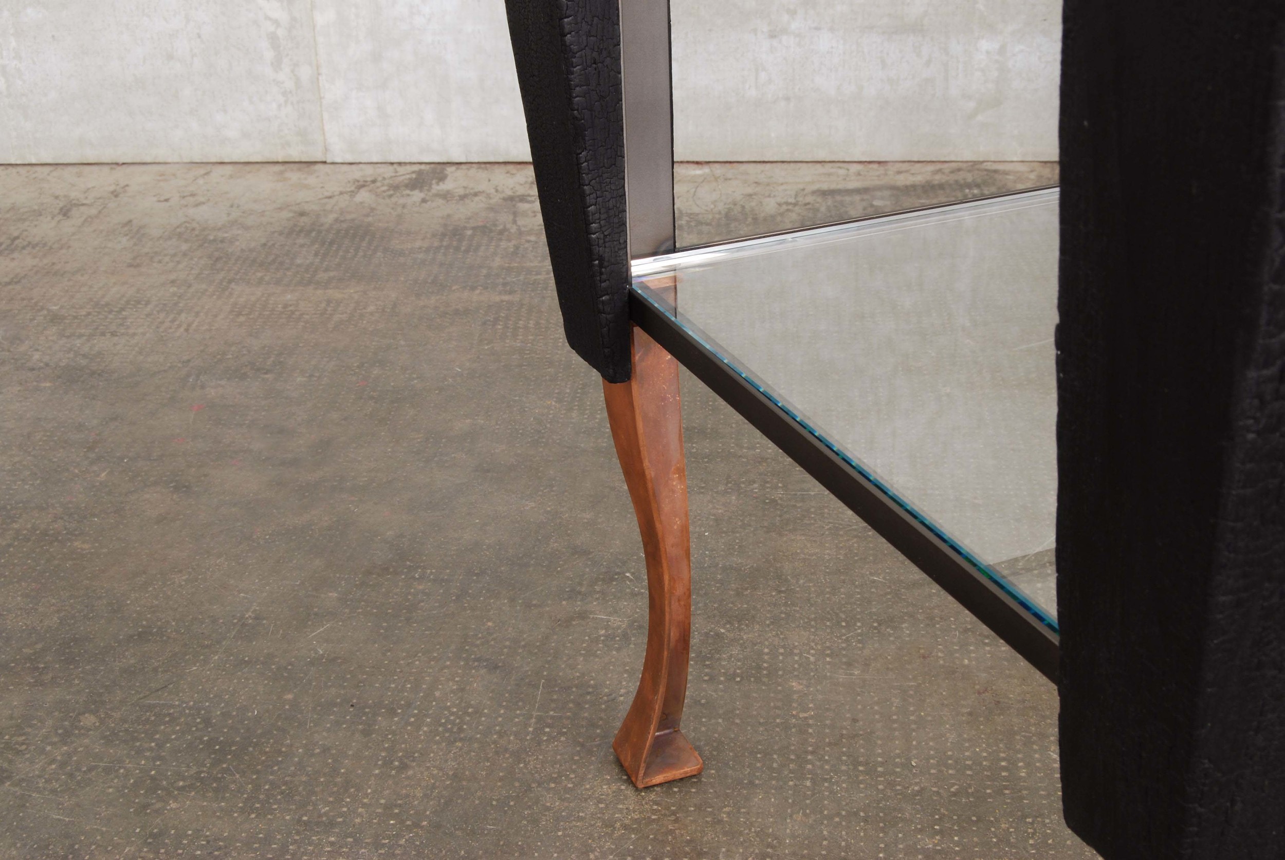 COMMODE
