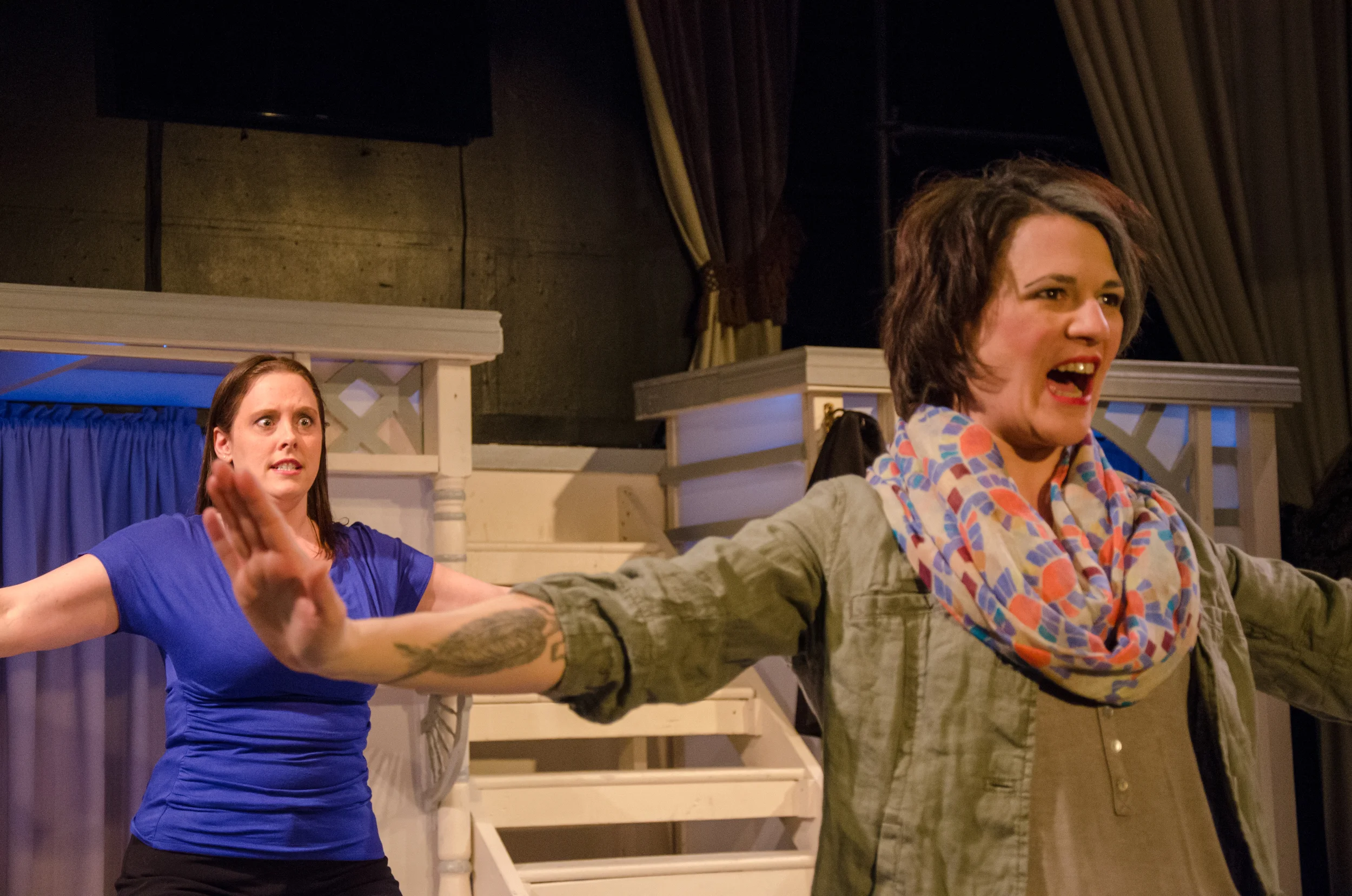 Jessica (Tara Herweg-Mann), Gwen (Amy Alleman Burke)