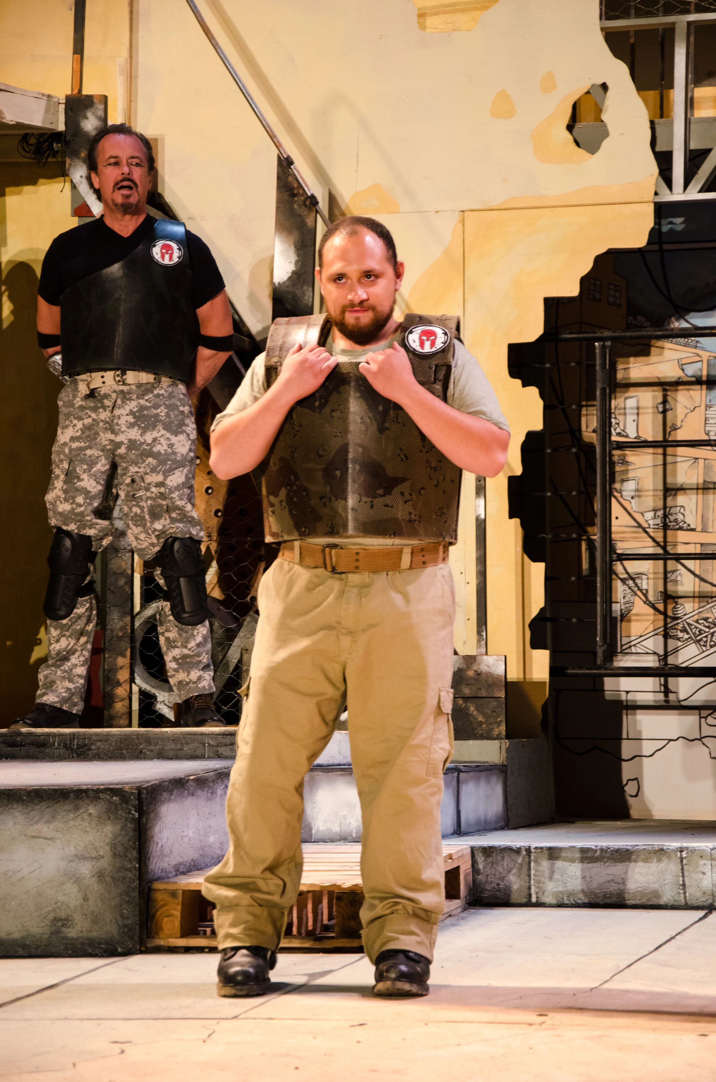 Agamemnon (Jeffrey Rensch), Menelaus (Deigo Sandino)