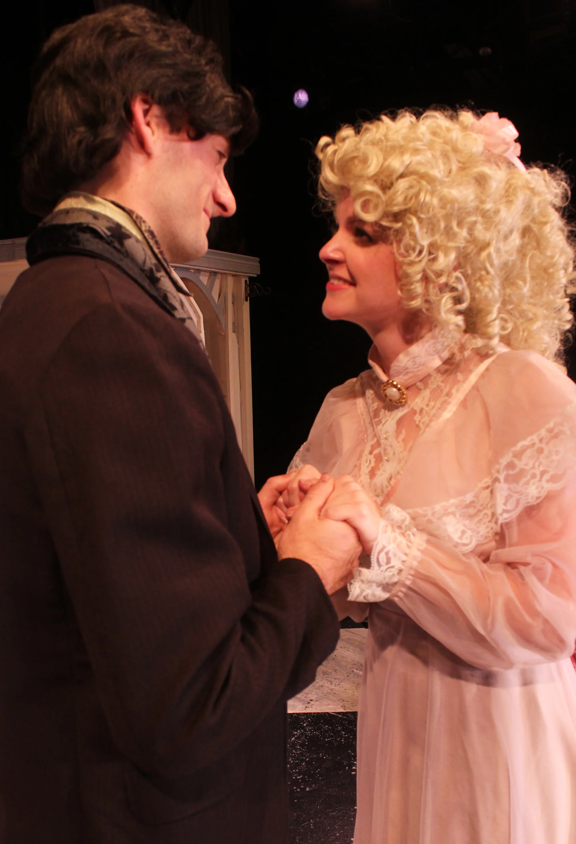 Lord Goring (Ian Potter), Mabel Chiltern (Kathryn Miller)