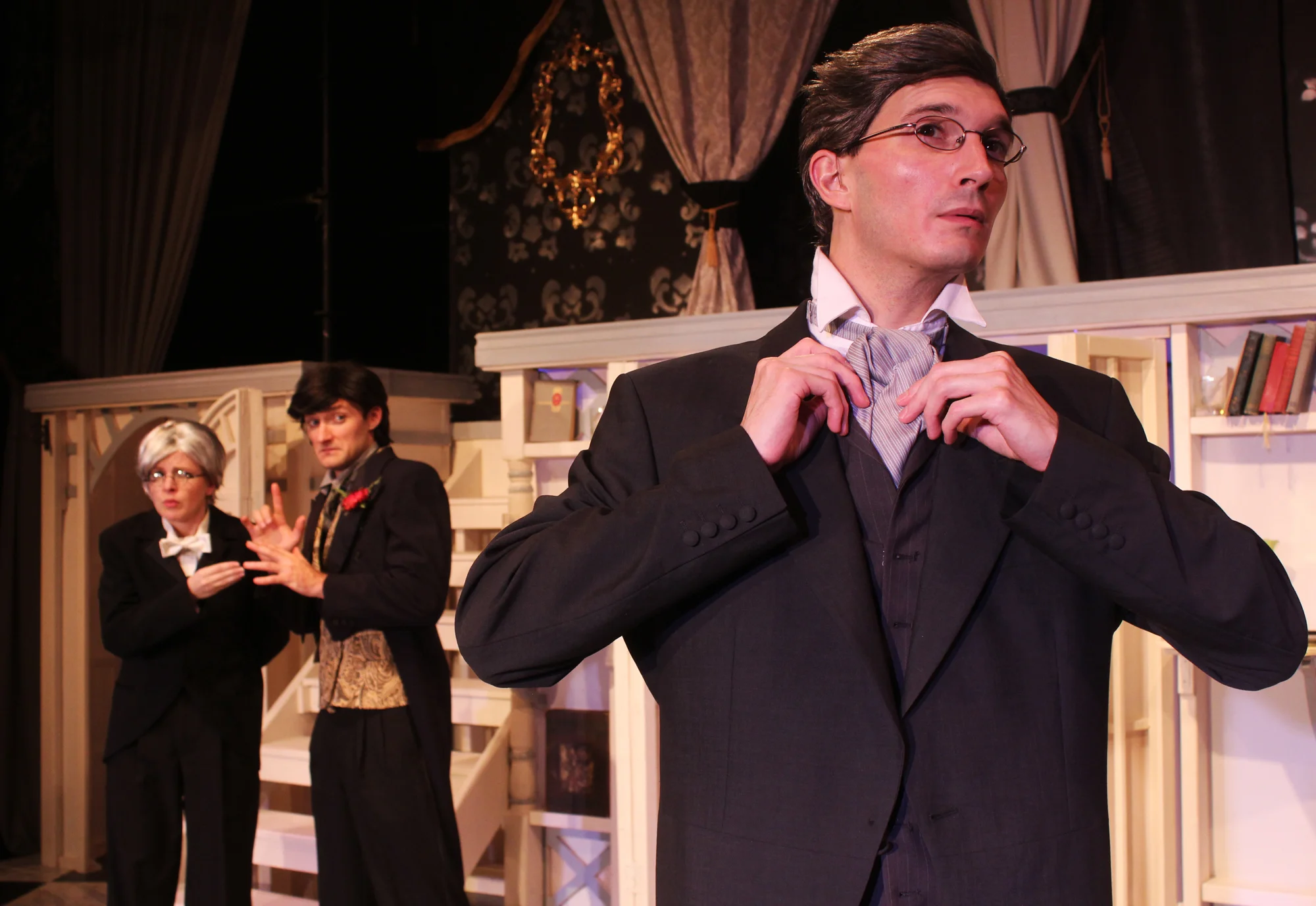 Phipps (Kathryn Miller), Lord Goring (Ian Potter), Robert Chiltern (Thomas Weaver)