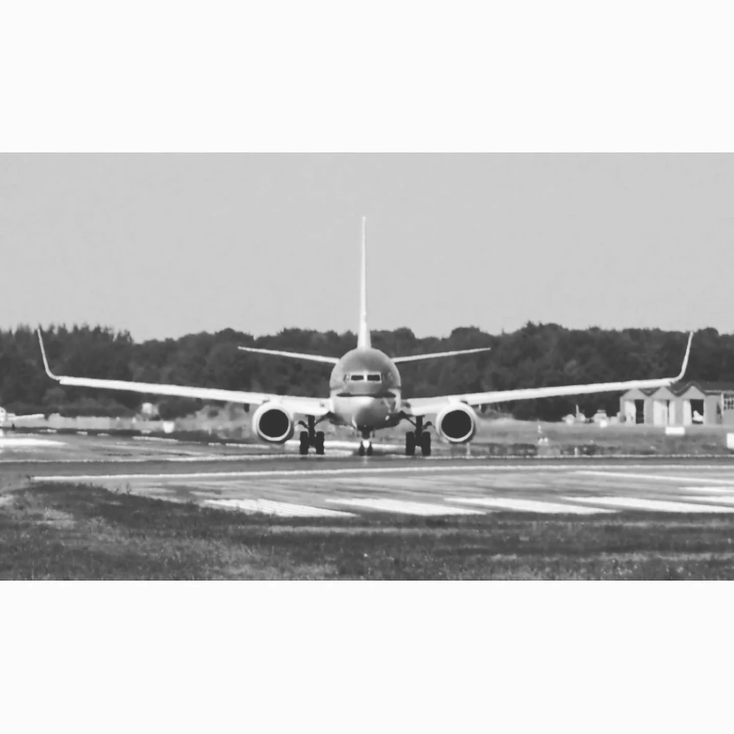 737b&w.JPG