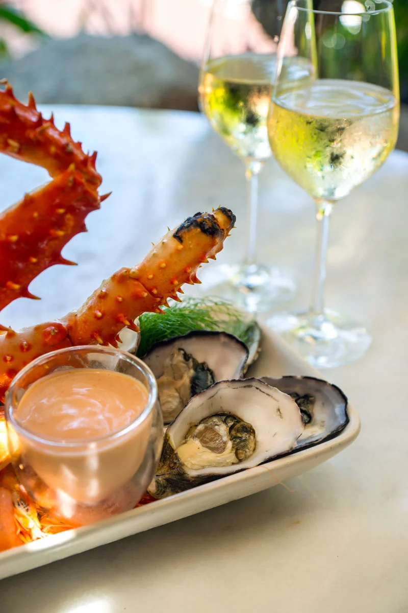Oysters and 2 glasses of white wine