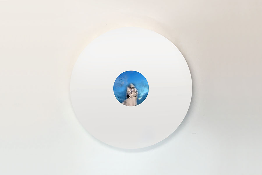 Do I go Flying without Wings and Feathers? 2015 Video-Sculpture Performance: Saori Tsukada, Audio-Design: Asako Fujimoto 1-Channel video composition, 5:30 min, looped video screen embedded in white acrylic circle 15 x 15 x 2 in / 6 x 6 x 1 cm