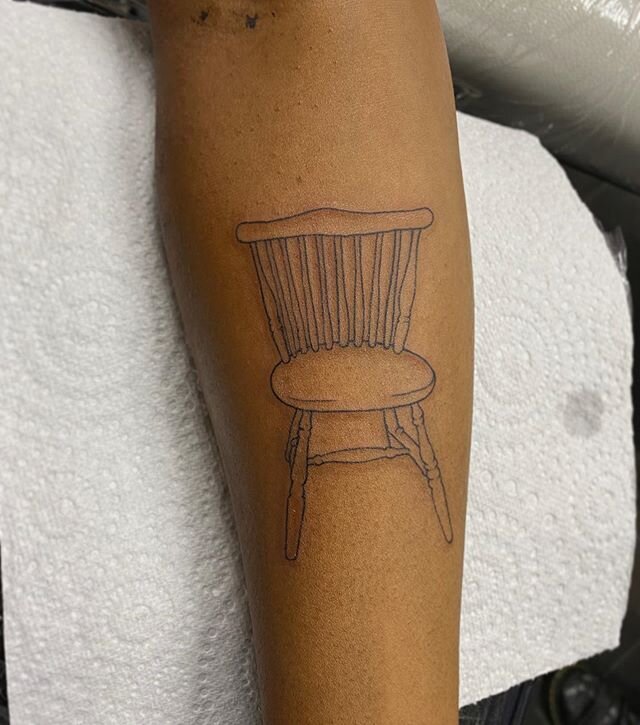 Sweet little chair tattoo by Lara @glitterslugtattoo Bookings, consults and inquiries with Lara and the crew are available now, with the studio open all days Monday to Sunday. Get in touch via email at lanternandsparrow@gmail.com 📩 or pop in and see