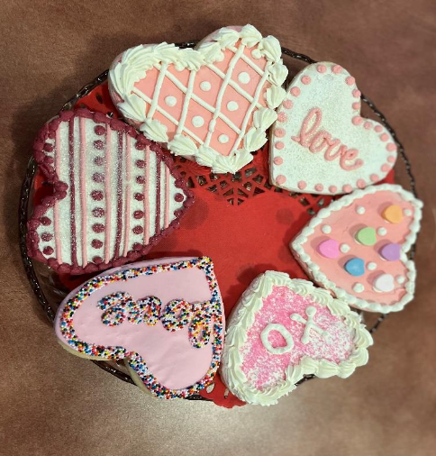 Learn to Decorate Valentine Cookies 