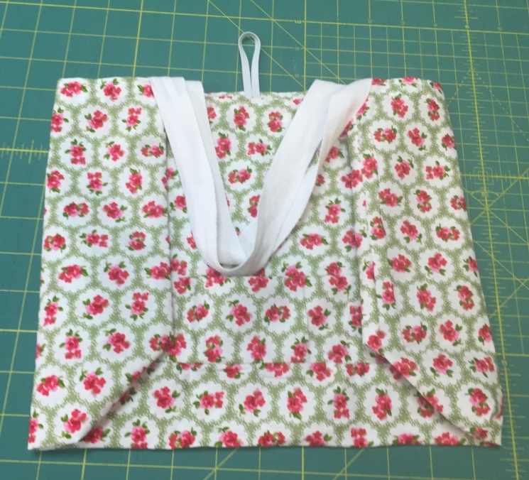 Fold Up Shopping Bag Tutorial — The Crafty Nomad: Online Quilt Courses ...