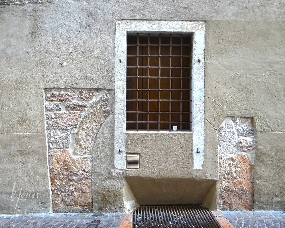 Bars.jpg