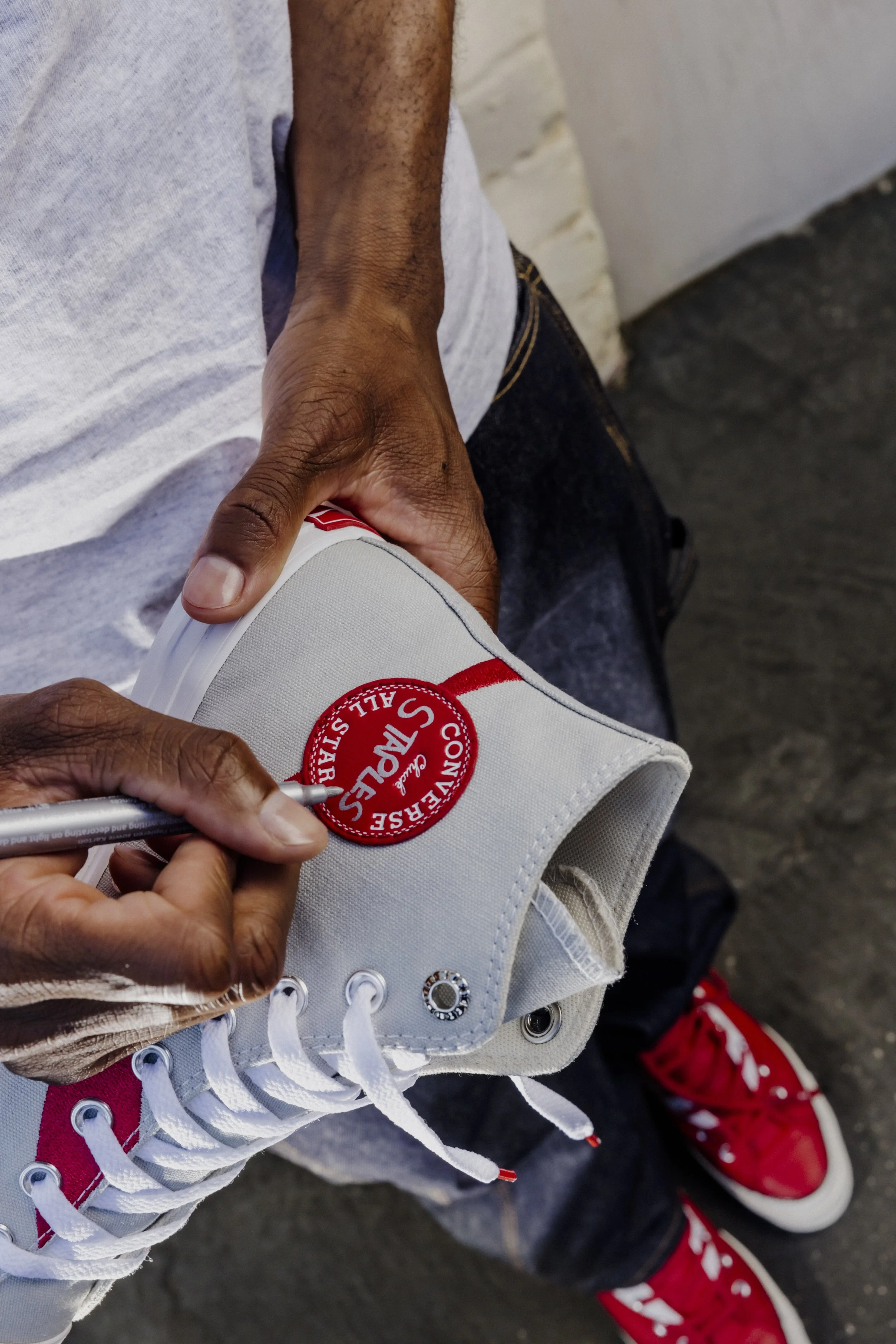 Aly_Magliozzi_convxcoke_signing_Vince_A18436C.jpeg