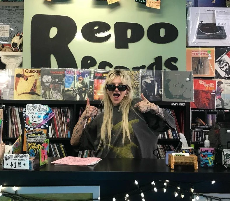  Royal and the Serpent came by to do a live acoustic set followed by album signing on 8/6/23! 