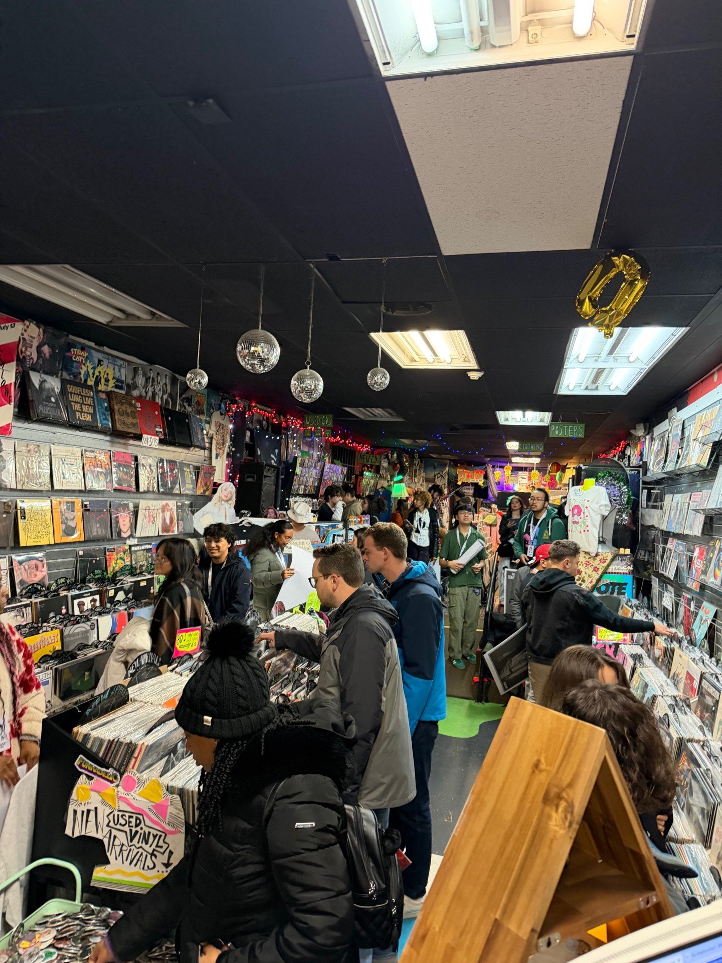  Bruno Mars listening party with intimate lighting on 3/25/26! 