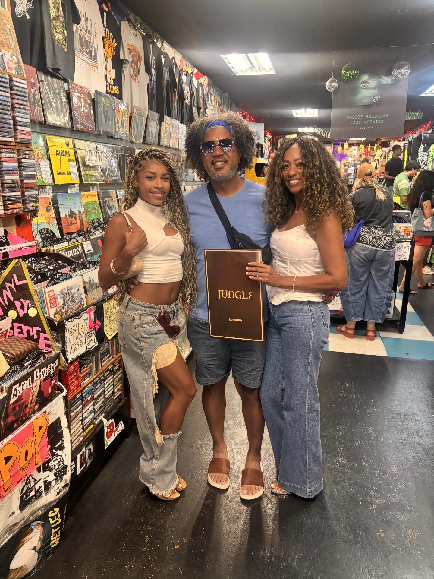  Jungle listening party…fans got some Jungle swag and a raffle prize! 
