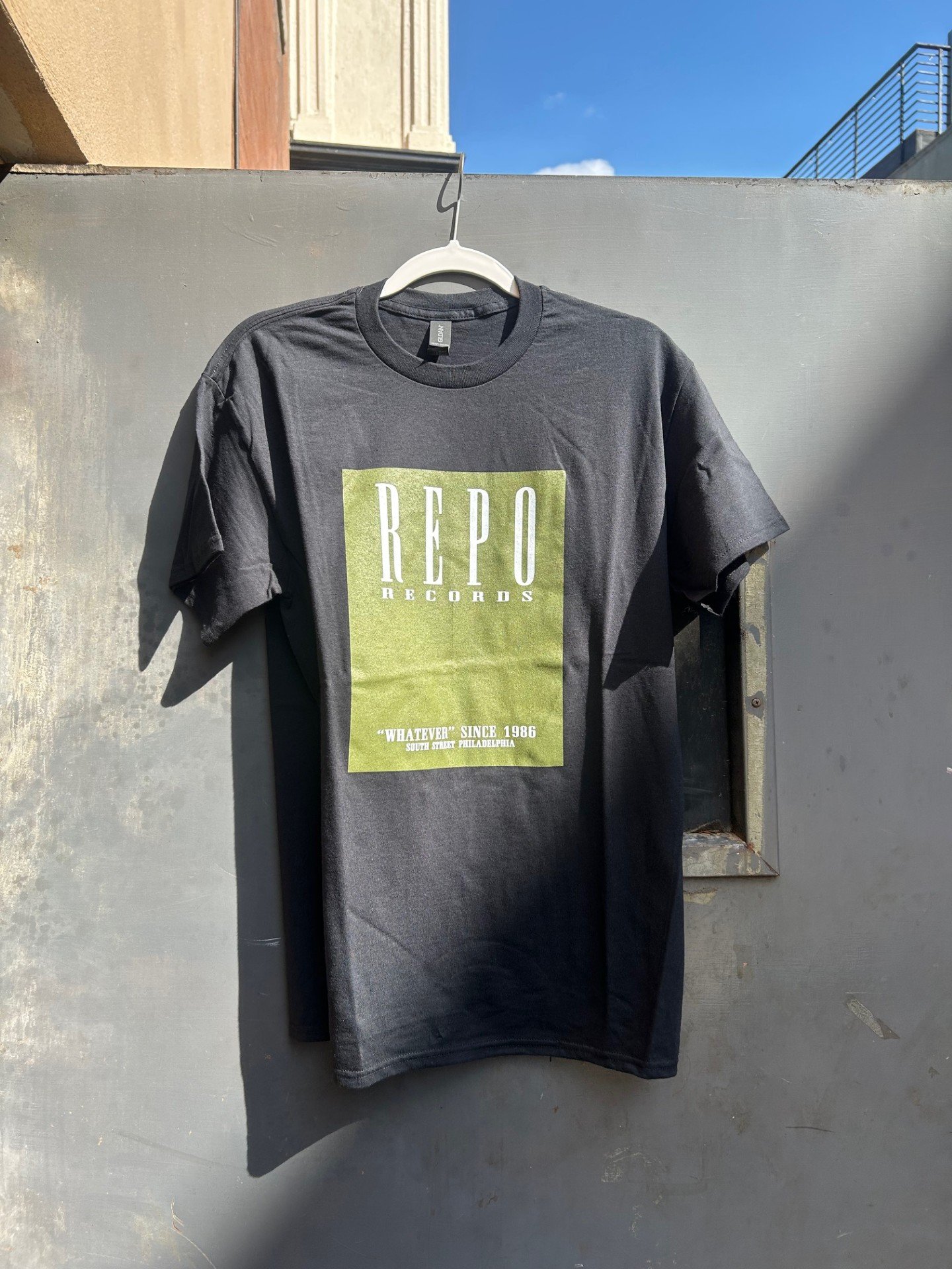 REPO RECORDS 90's Throwback Tee (black/green)