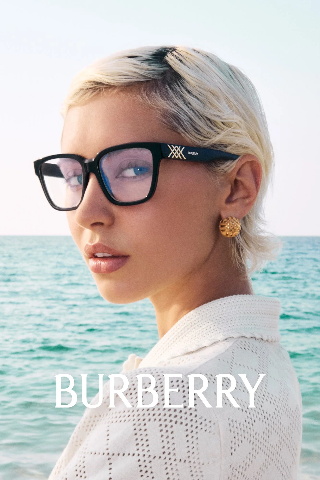 BURBERRY_2025_LUXXOTICA_CAMPAIGN_26_sRGB_CROPPED_LOGO_08_4x5.jpg