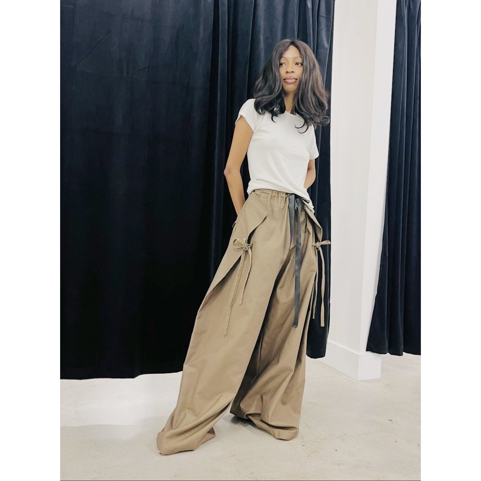 Olive green hakama pants w bows shot 3 Akiko Tsuji.jpg