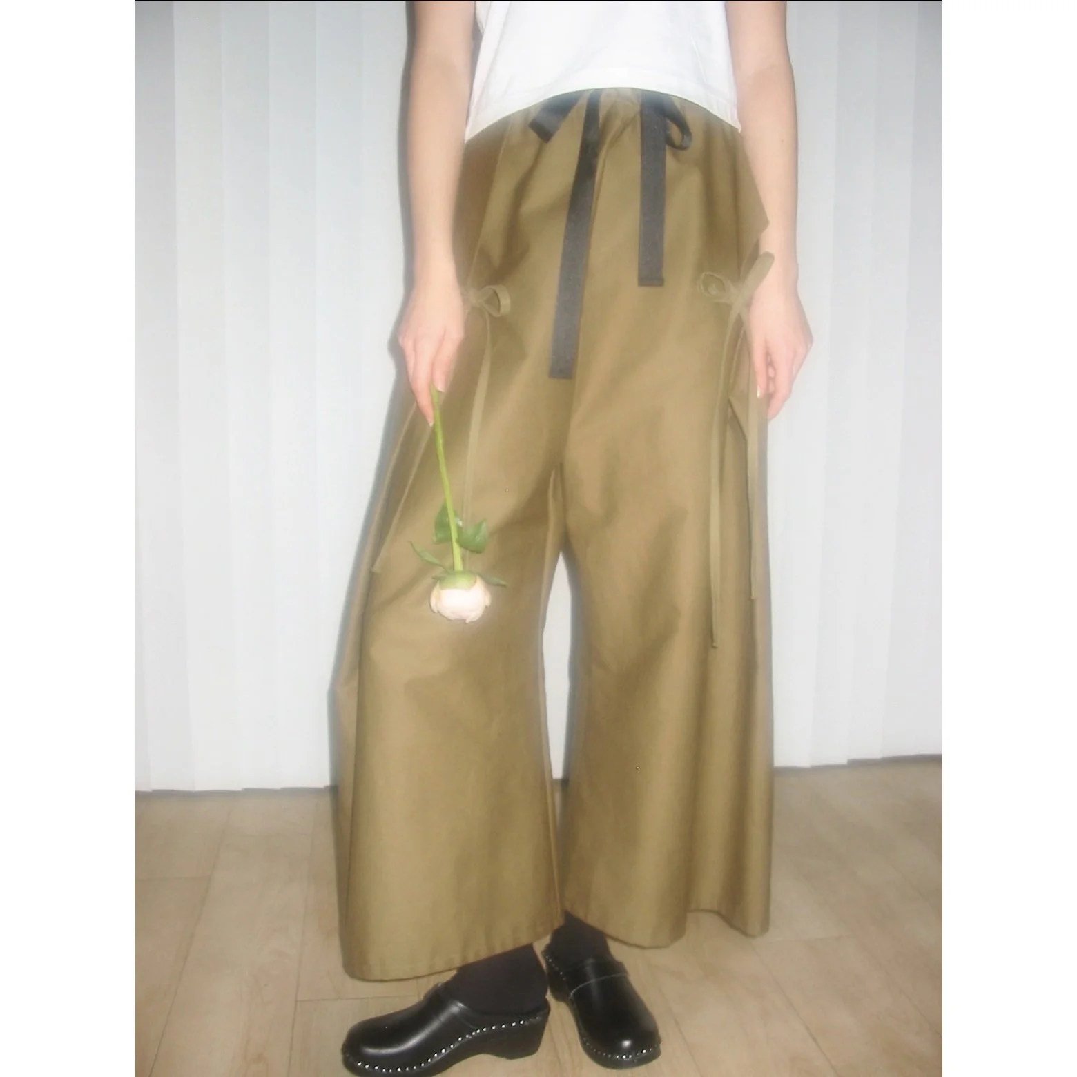 Olive green hakama pants w bows shot 1 Akiko Tsuji.jpg