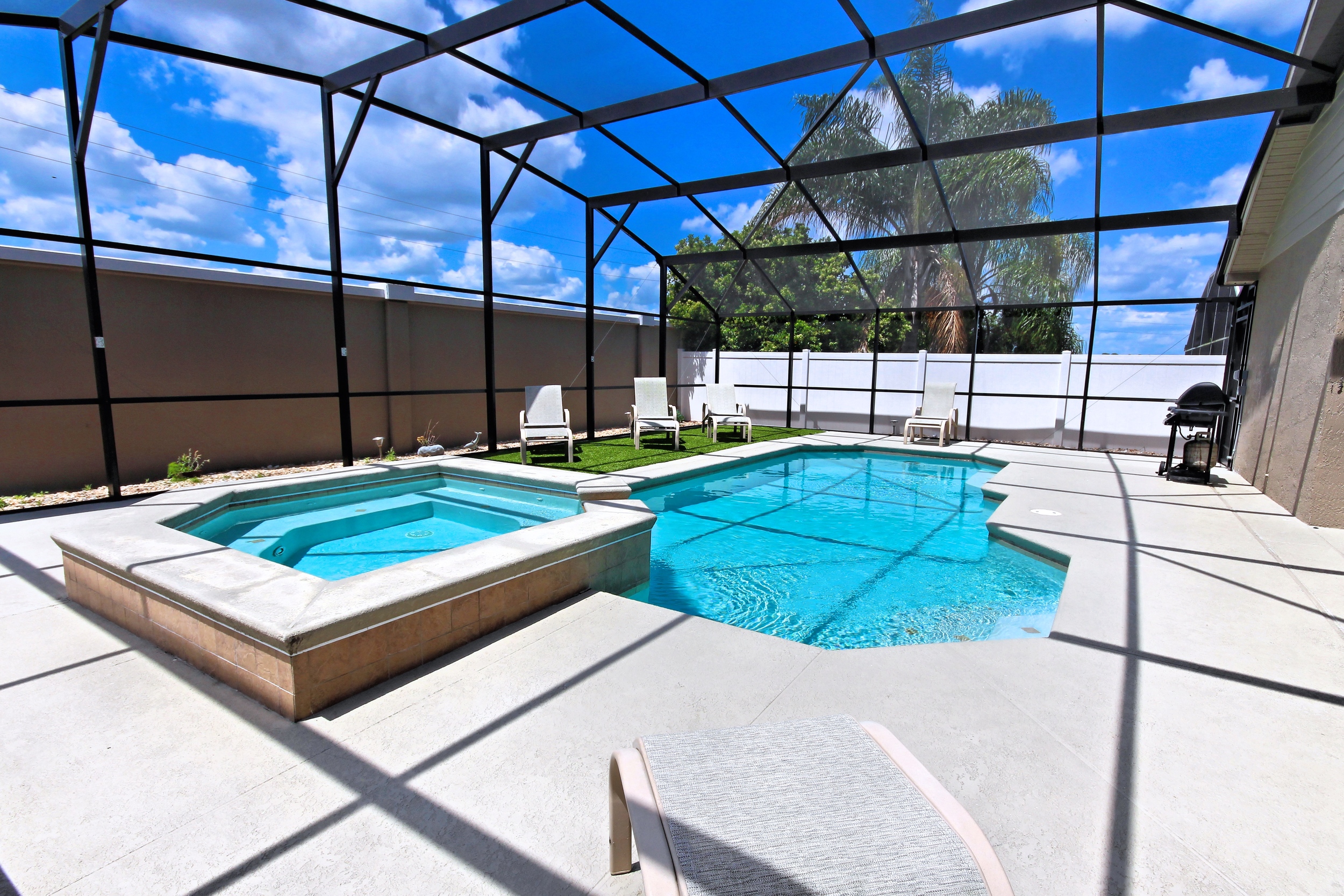 Spacious Pool Deck