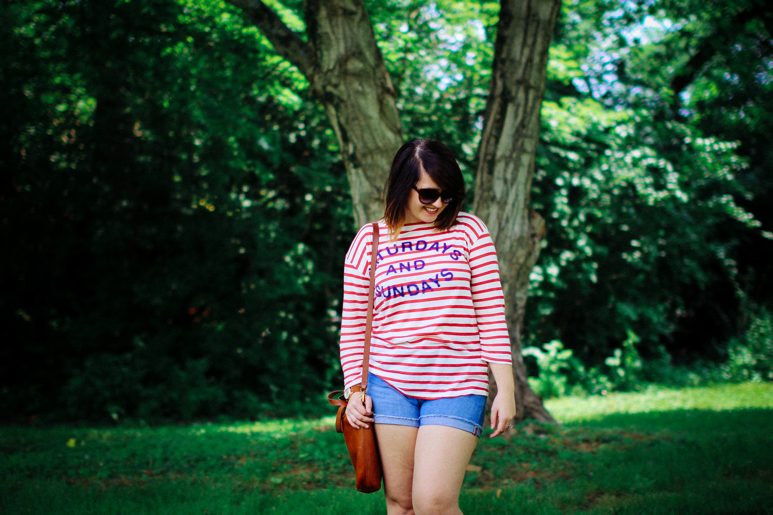 @anthropologie Weekend Tee, @madewell Shorts, @STEVEMADDEN sandals, Memorial Day Sale Round Up via www.chelceytate.com