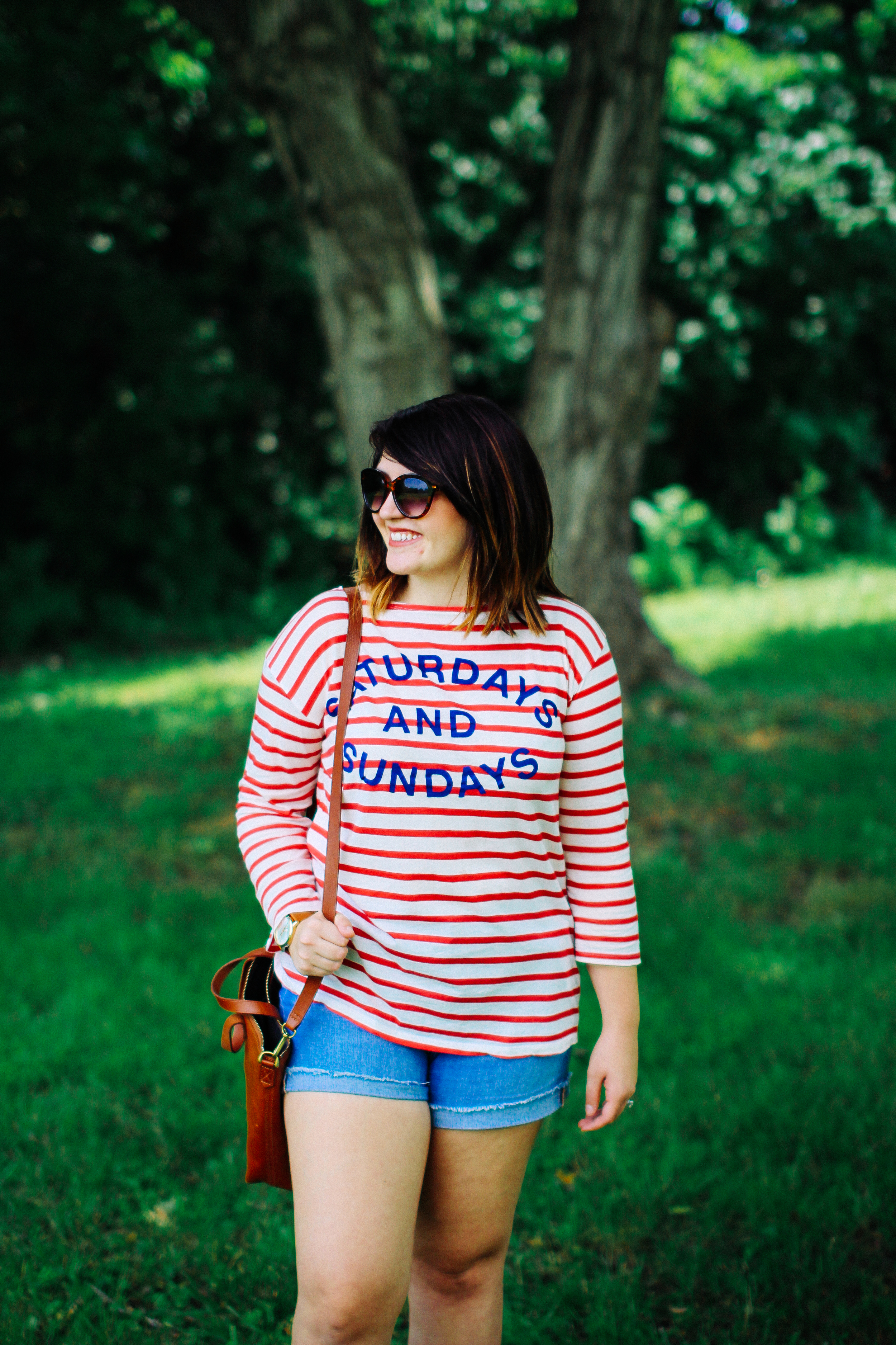 @anthropologie Weekend Tee, @madewell Shorts, @STEVEMADDEN sandals, Memorial Day Sale Round Up via www.chelceytate.com