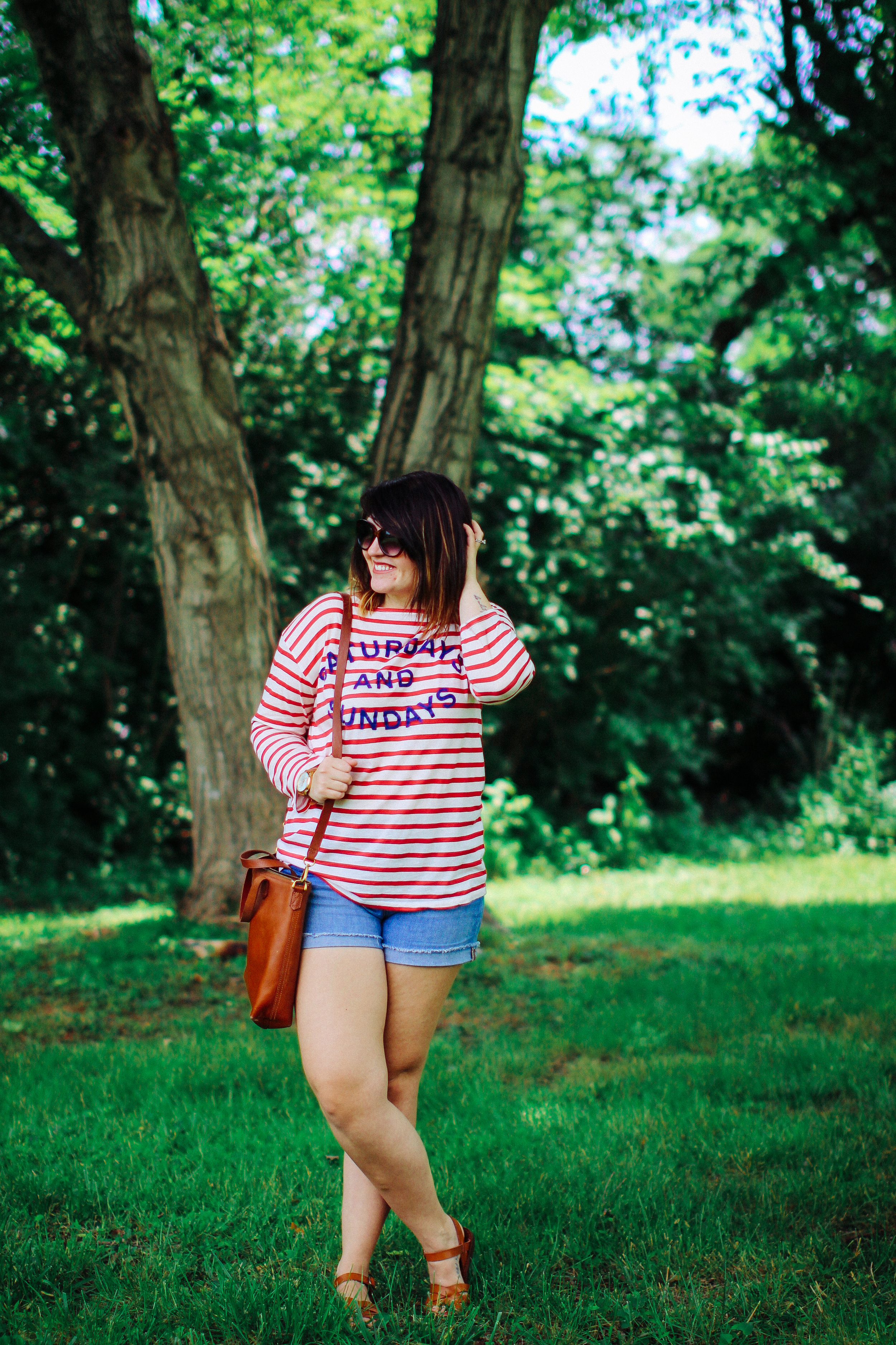 @anthropologie Weekend Tee, @madewell Shorts, @STEVEMADDEN sandals, Memorial Day Sale Round Up via www.chelceytate.com