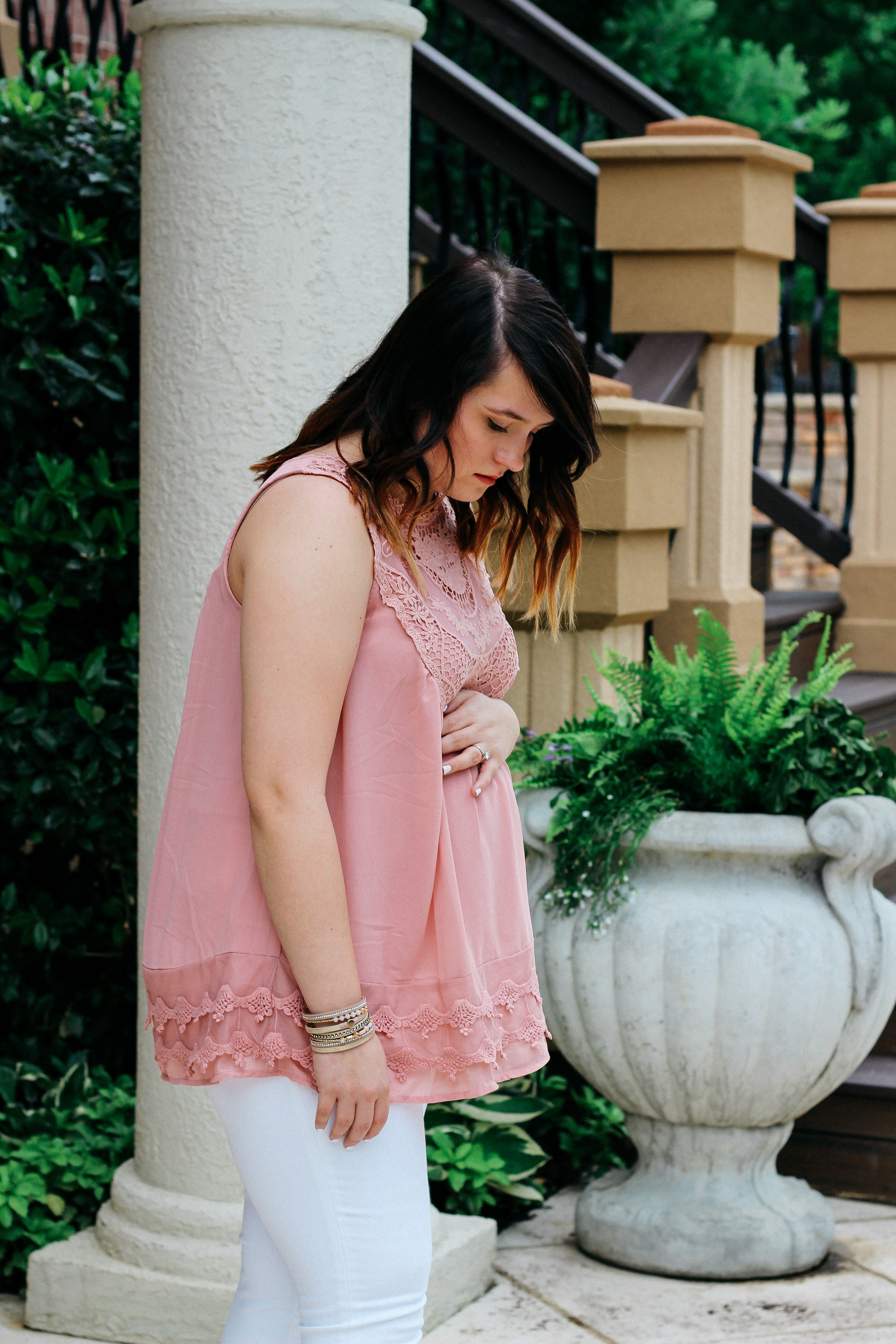 summer weekend vibes maternity style via www.chelceytate.com