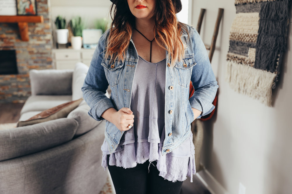 flowy tops I'm loving, spring style, laid back style via Chelcey Tate www.chelceytate.com