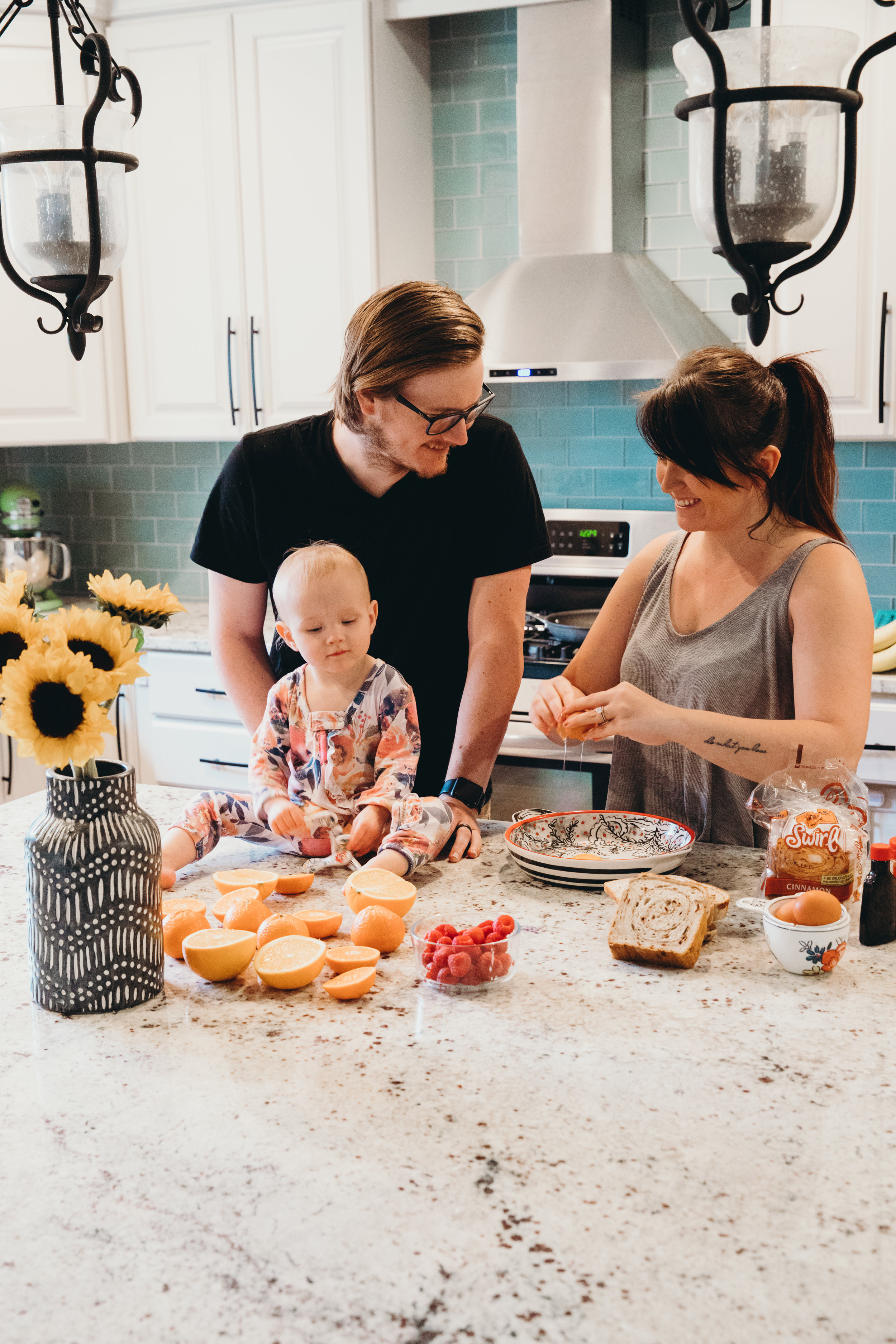 Cinnamon Vanilla French Toast Recipe + Weekend Mornings on chelceytate.com @chelceytate