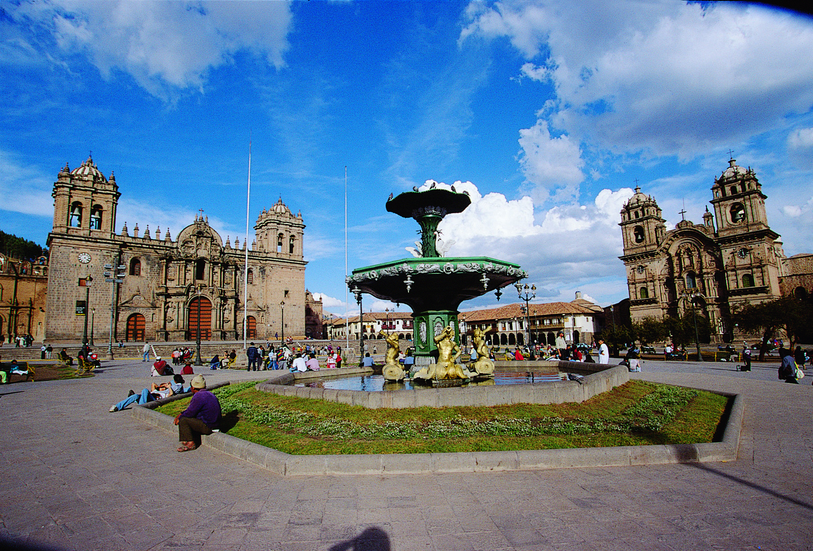 cusco-plaza-de-armas-promperu.jpg