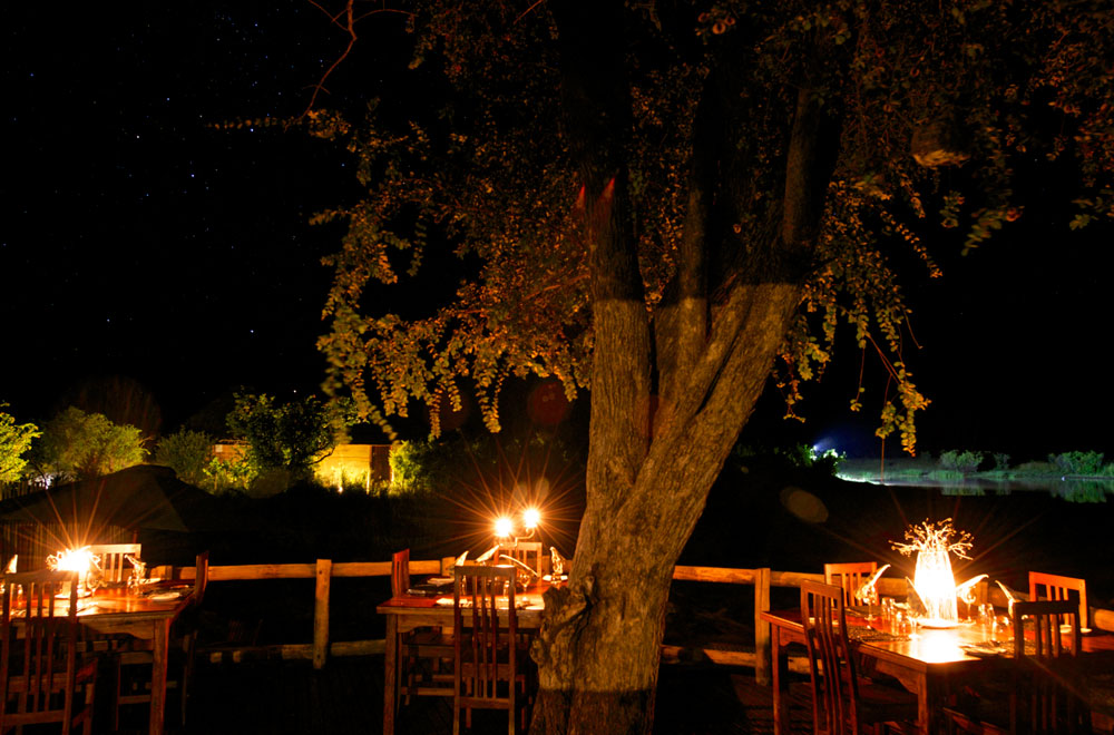 06-nehimba-lodge-dining.jpg