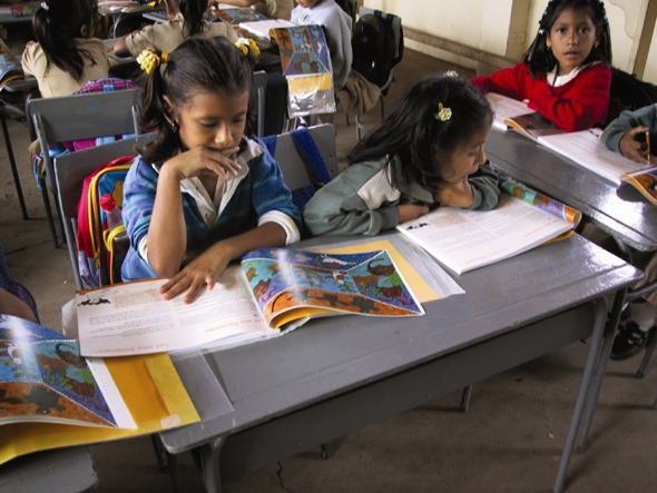 Building educational programs for local communities Photo: Sandra Tapia, courtesy of Galapagos Conservancy