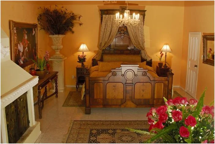 Every room and suite are unique and richly furnished