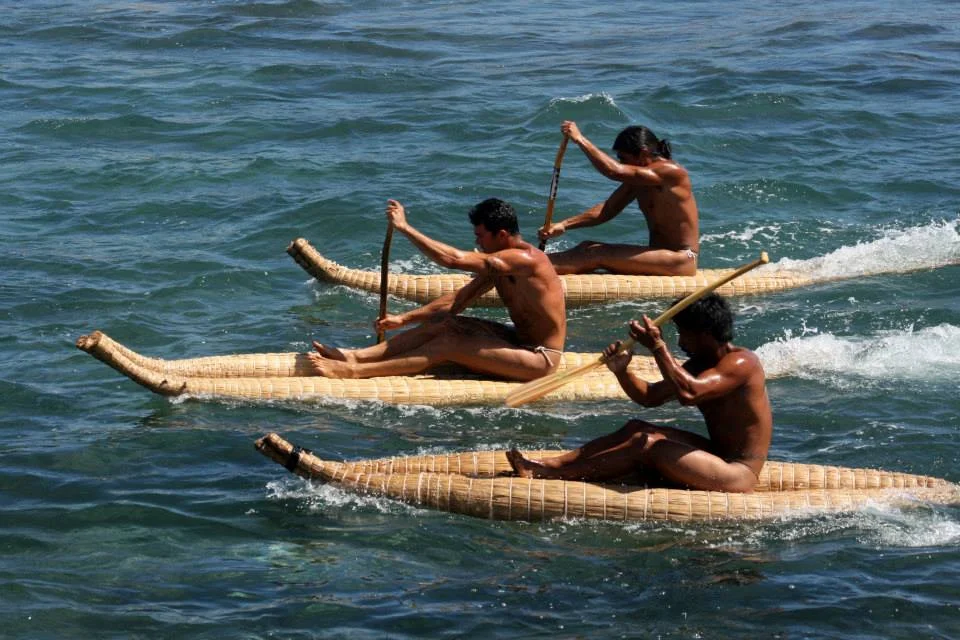 Racing reed rafts (photo: Tapati Rapa Nui)