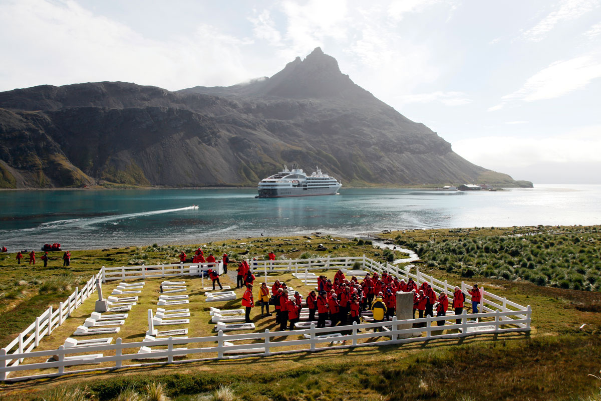 A visit to Shackleton's grave outside Grytviken