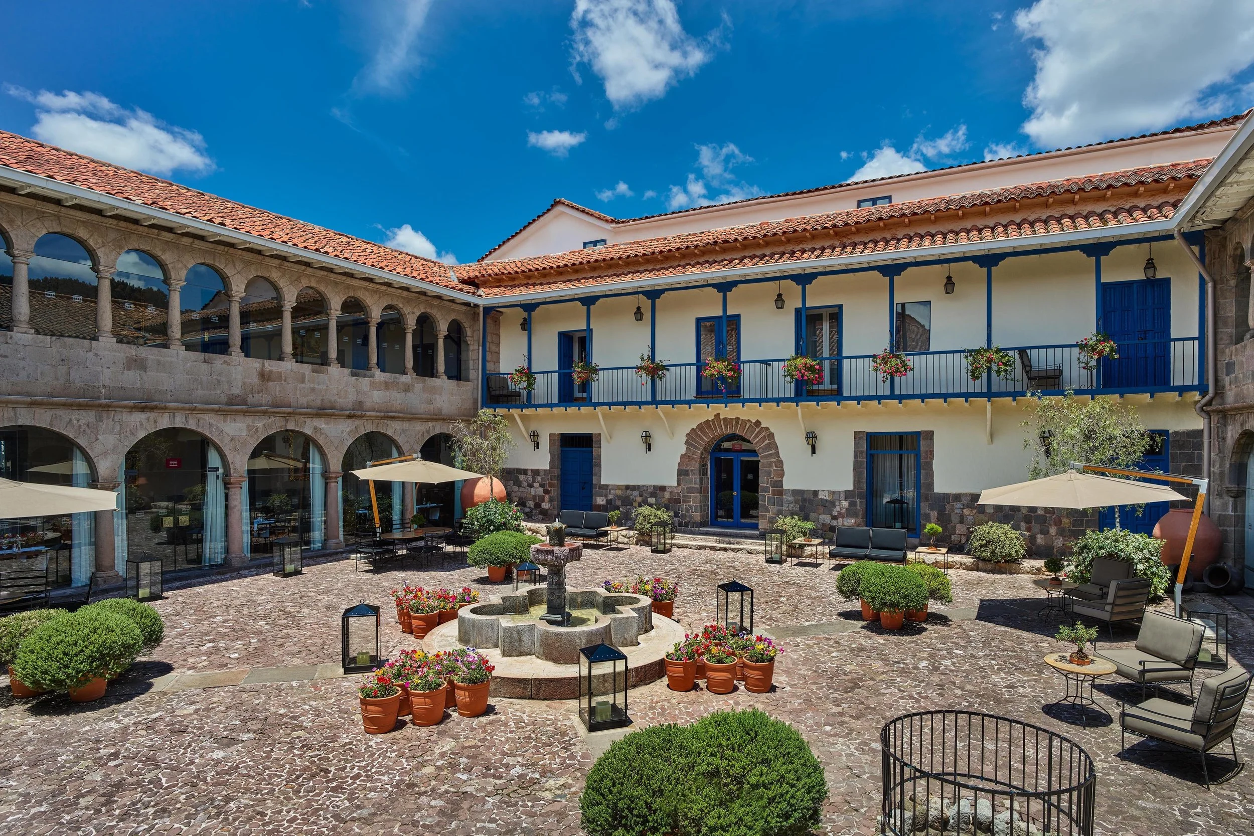 cuzlc-palacio-courtyard-4893-hor-clsc.jpg