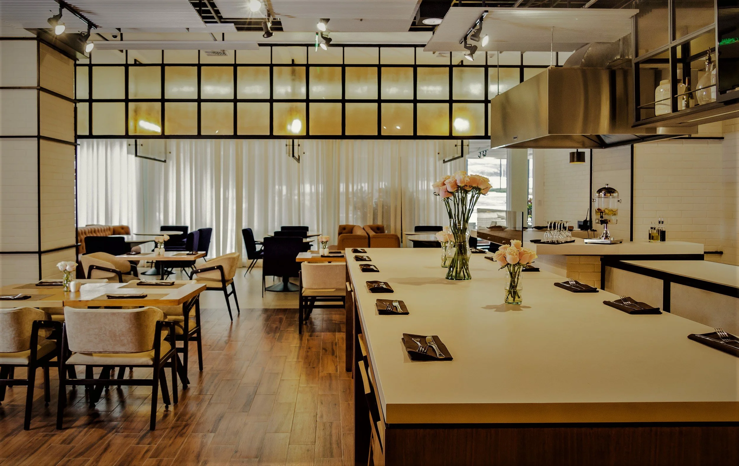 EB-Hotel-QUITO-dining-1.jpg